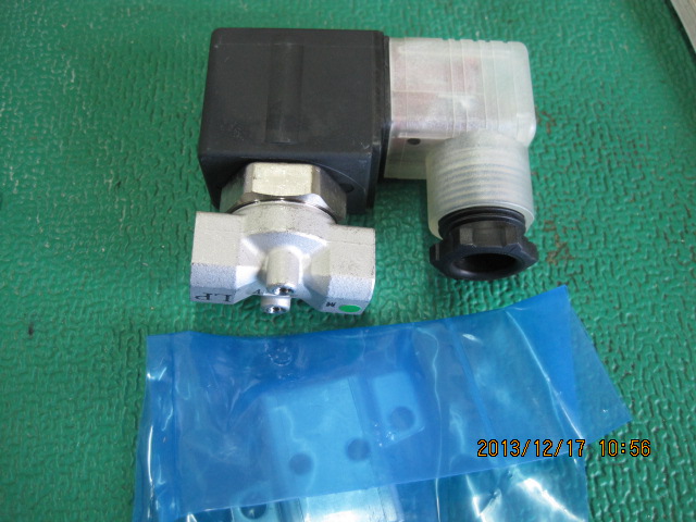 AIR OPERATED 2 PORT SOLENOID VALVE  VX2130M-01-5DZ1-B