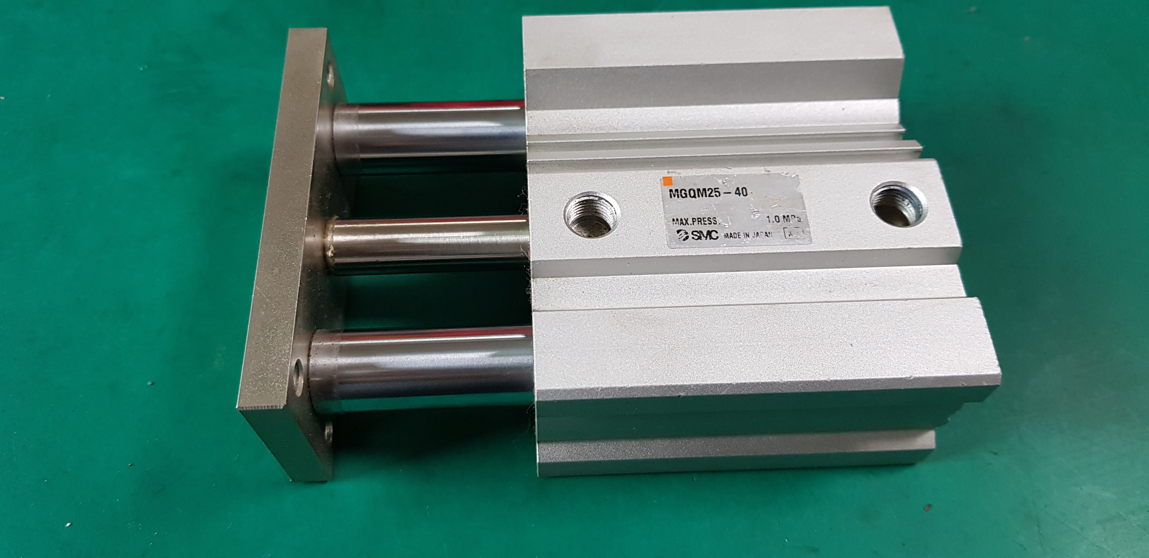 GUIDE CYLINDER MGQM25-40 (중고)