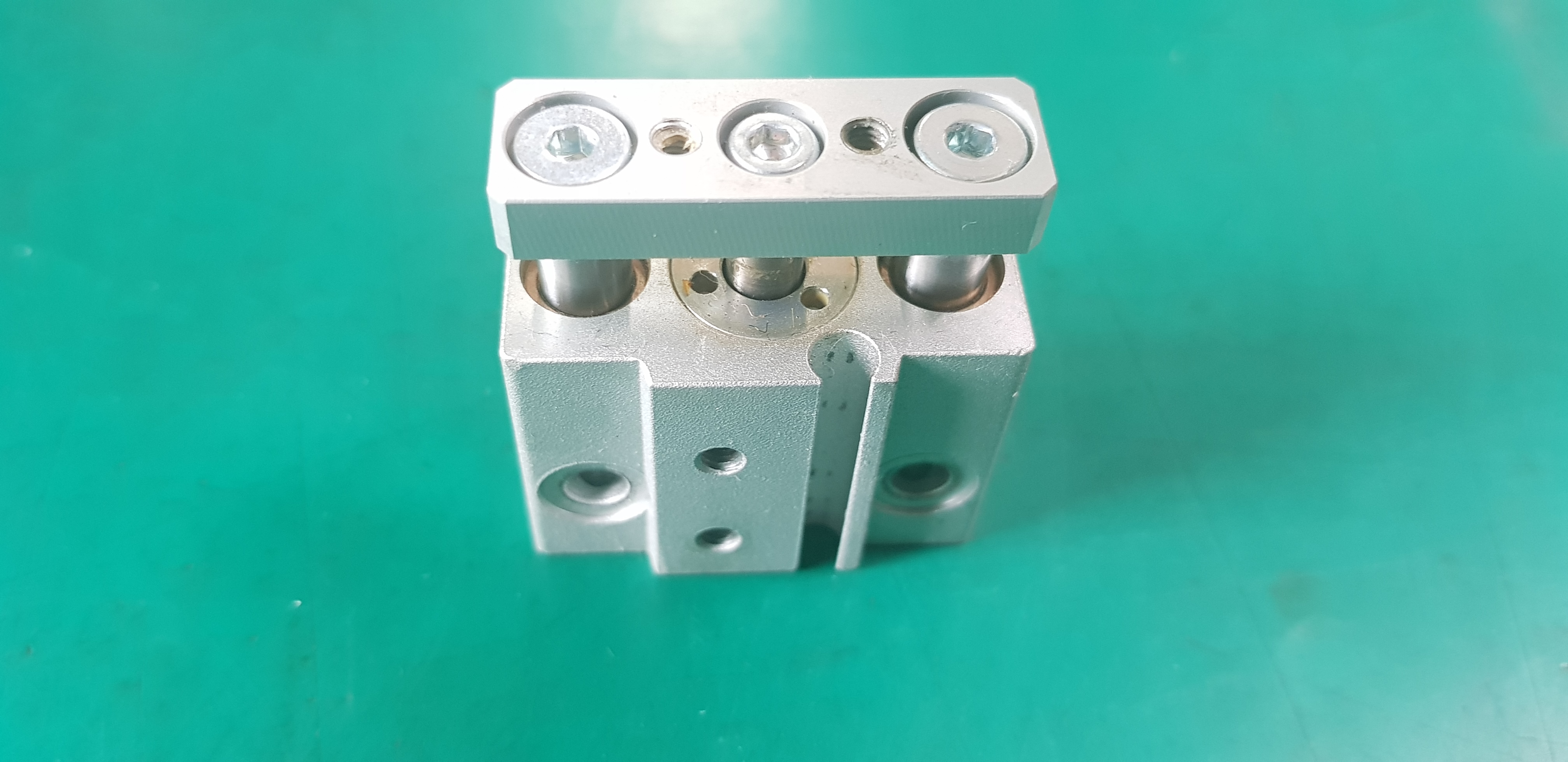 GUIDE CYLINDER MGJ10-5 (미사용중고)