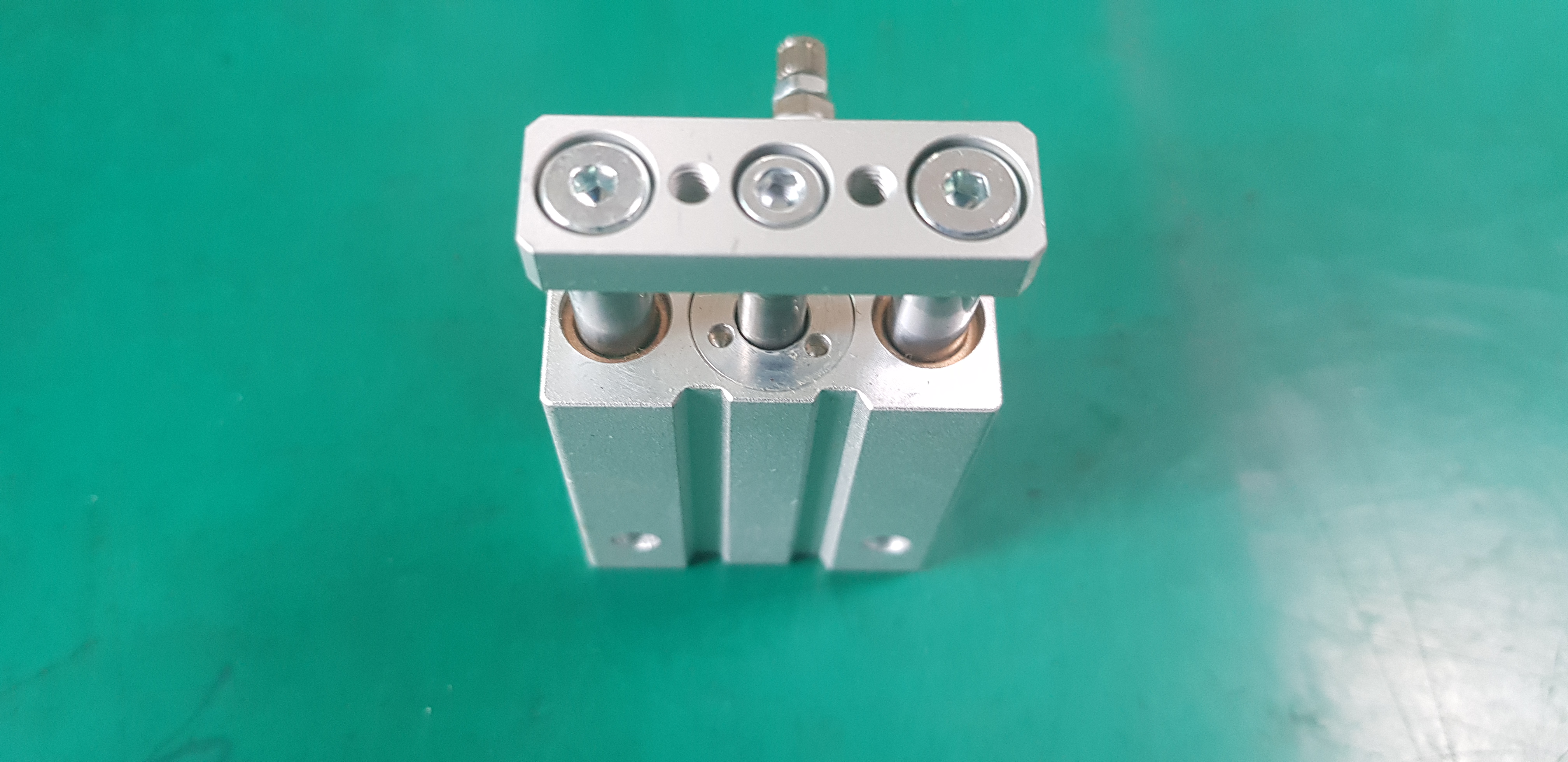 GUIDE CYLINDER MGJ10-20 (미사용중고)