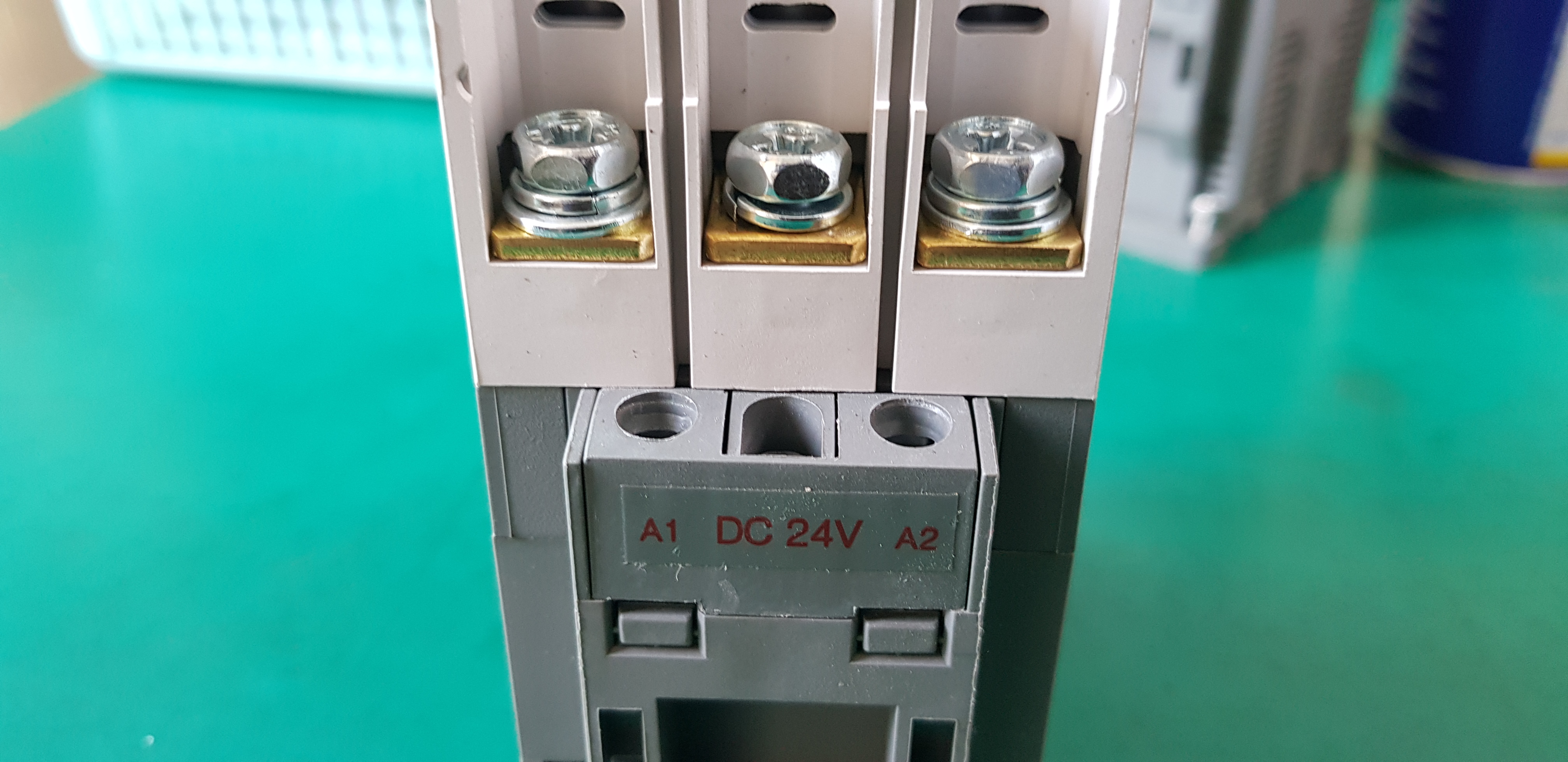 LS CONTACTOR MC-65A DC24V (중고) 엘에스 전자접촉기