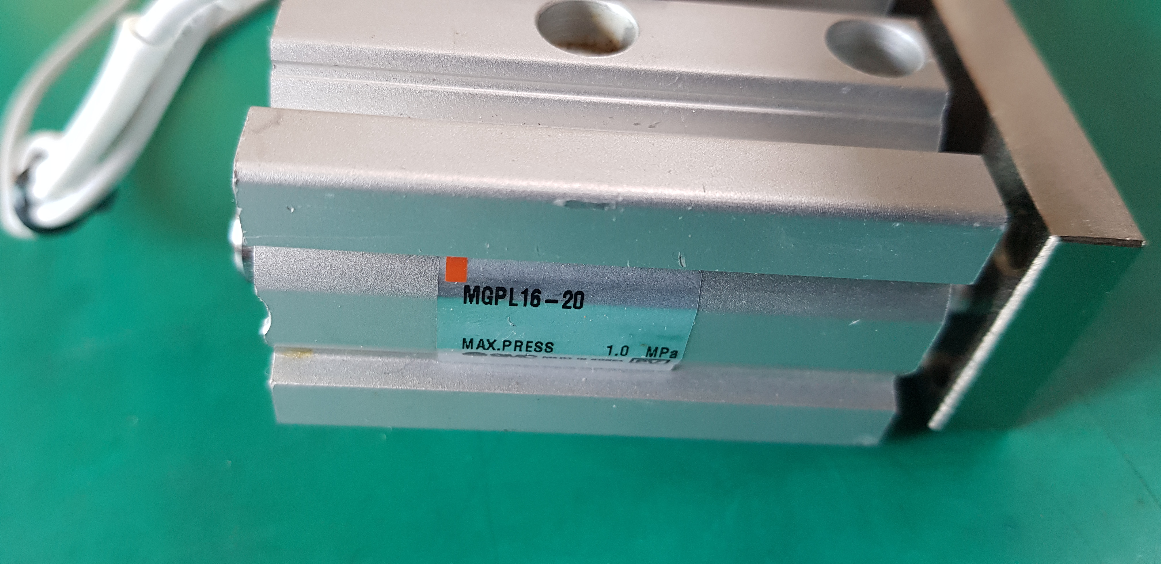 SMC GUIDE CYLINDER MGPL16-20 (중고) 가이드 실린더