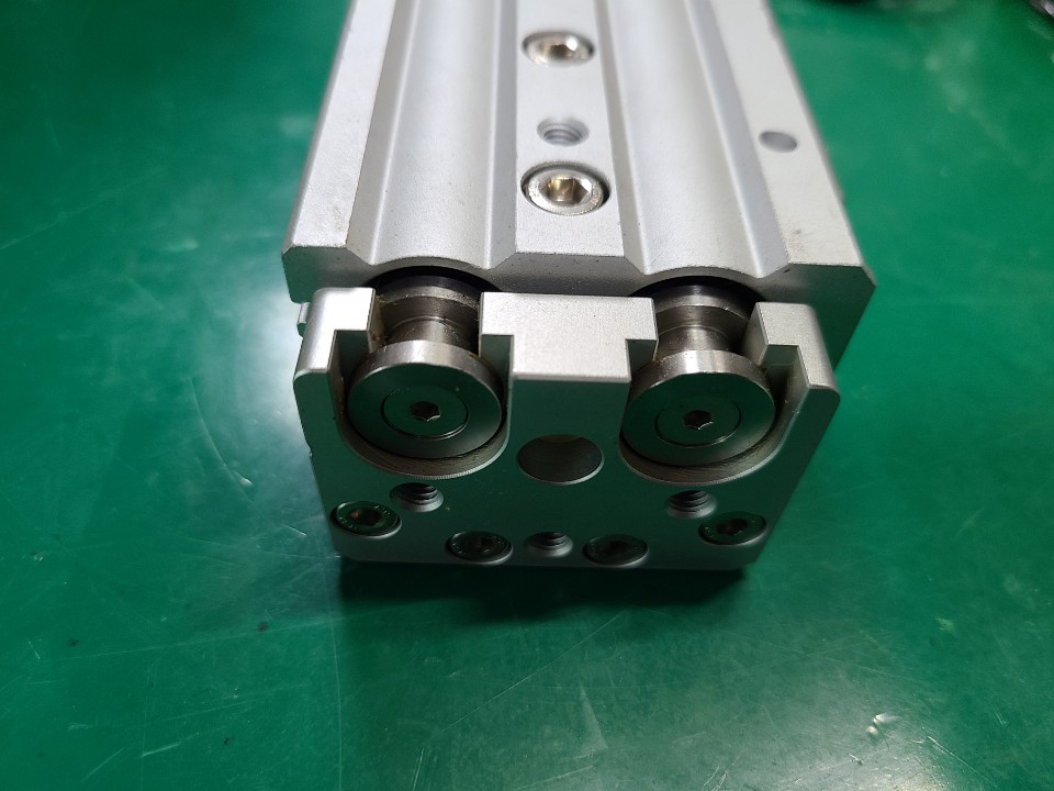 SMC SLIDE TABLE CYLINDER MXS25-50BS (중고) 슬라이드 테이블 실린더