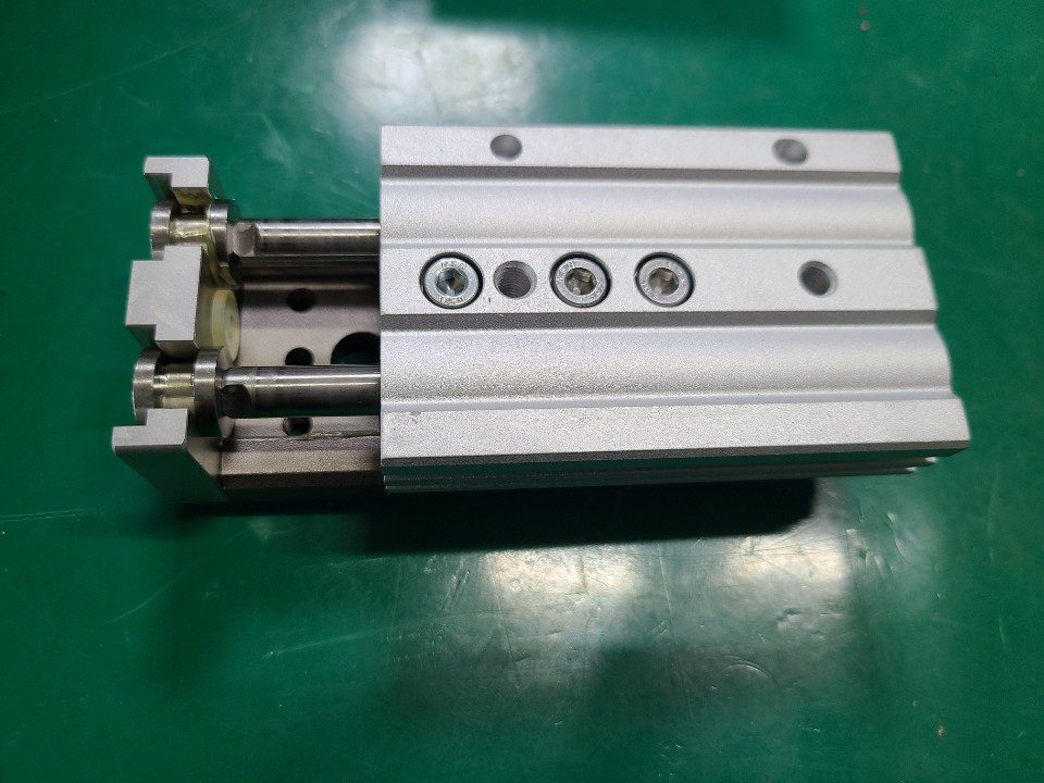 (미사용품) SMC SLIDE TABLE CYLINDER MXQ16L-30 슬라이드 테이블 실린더