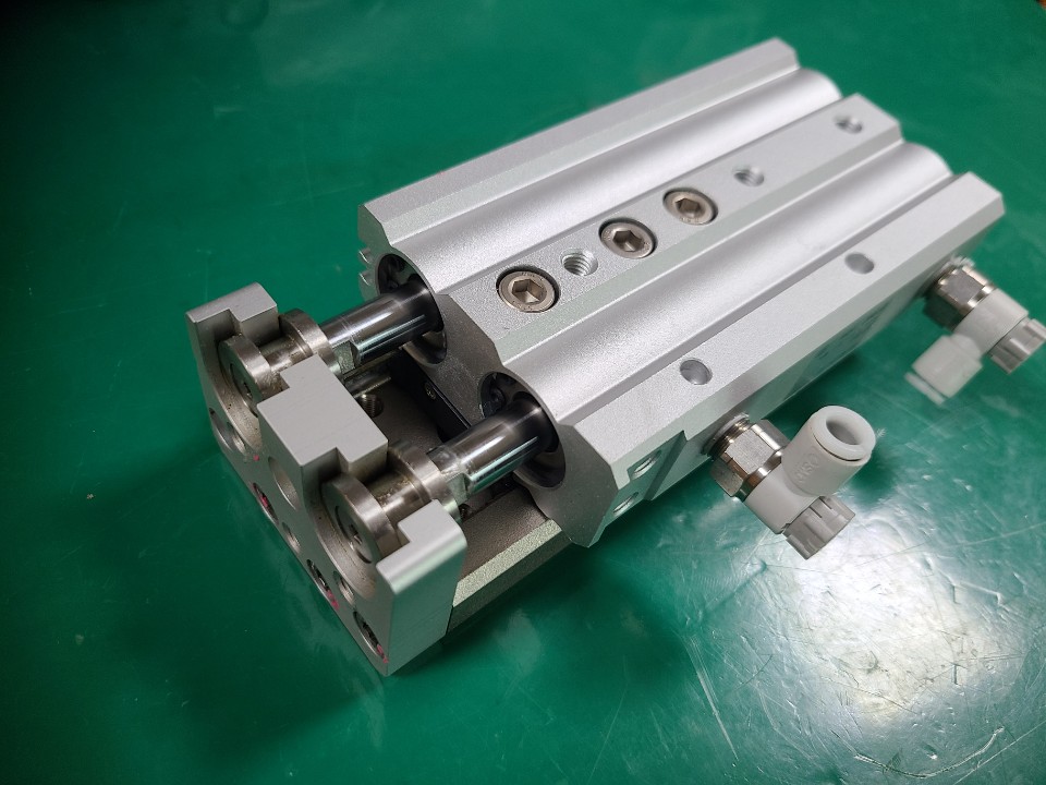 SMC SLIDE TABLE CYLINDER 25A-MXQ20-50 (중고) 슬라이드 테이블 실린더