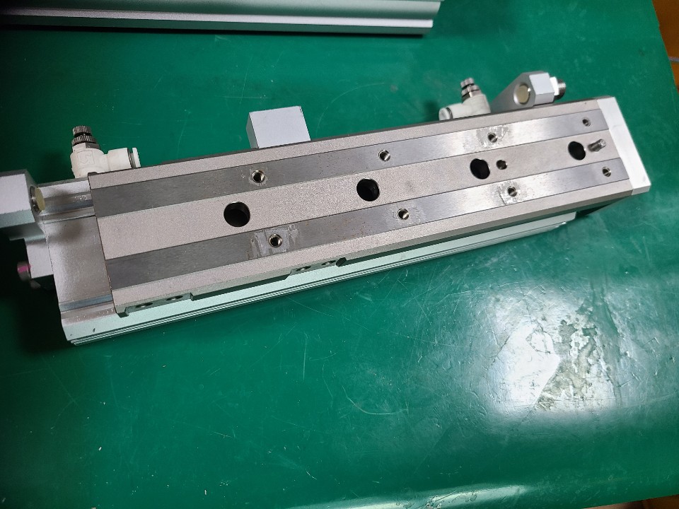 SMC SLIDE TABLE CYLINDER 25A-MXQ20L-150A (중고) 슬라이드 테이블 실린더