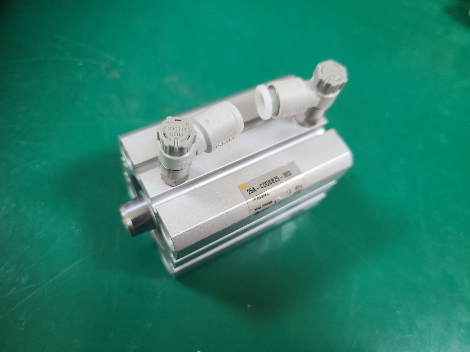 SMC AIR CYLINDER 25A-CDQSB25-30D-M9NL (중고) 에어 실린더