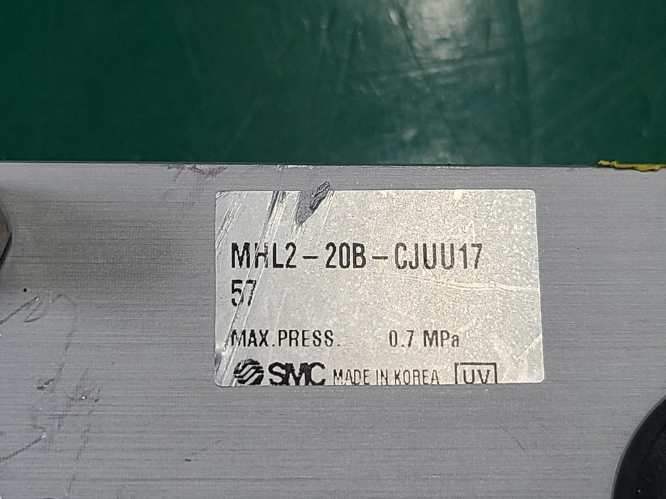 SMC CHUCK CYLINDER MHL2-20B-CJUU1757 (중고) 척실린더