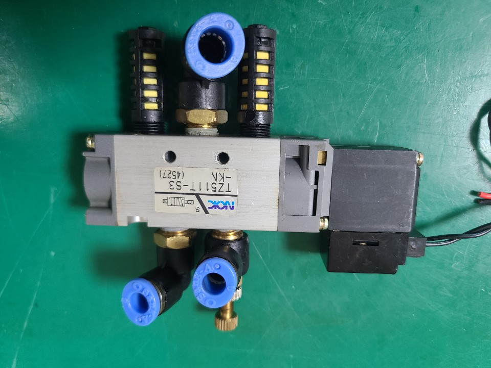 NOK SOLENOID VALVE TZ6511T-S3-KN (중고) 솔레노이드 밸브