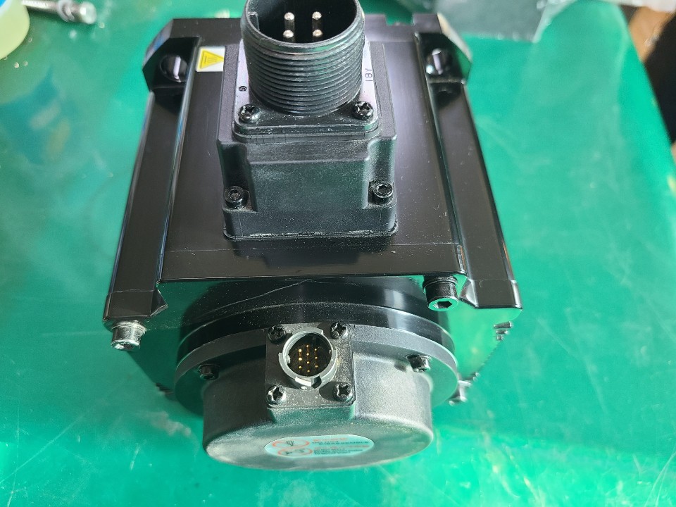 NIDEC AC SERVO MOTOR MM152N2LN07 (중고) 니덱 샨쿄 서보모타