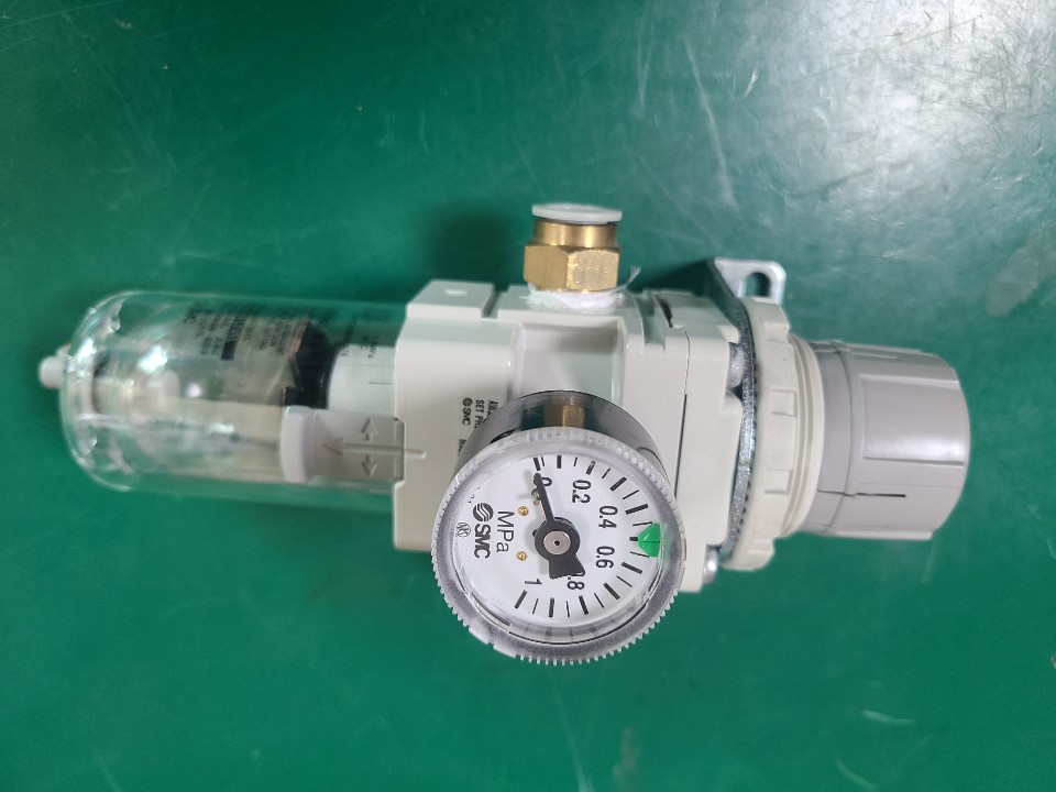 SMC AIR REGULATOR AW30-03BG-A (중고) 에어 레귤레이터