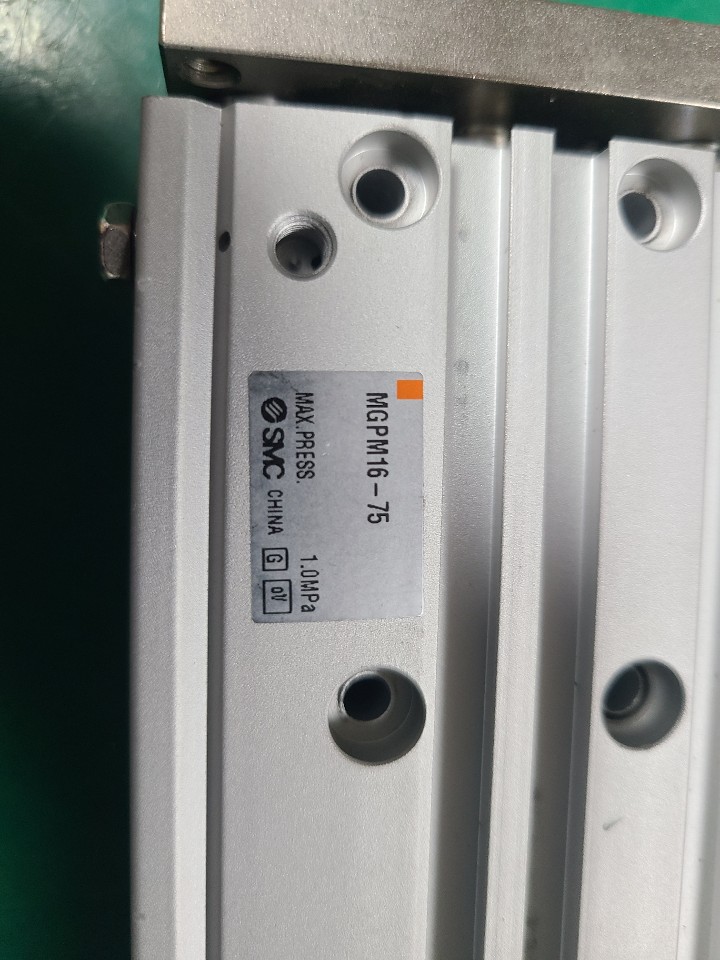 (미사용중고) SMC GUIDE CYLINDER MGPM16-75 가이드 실린더