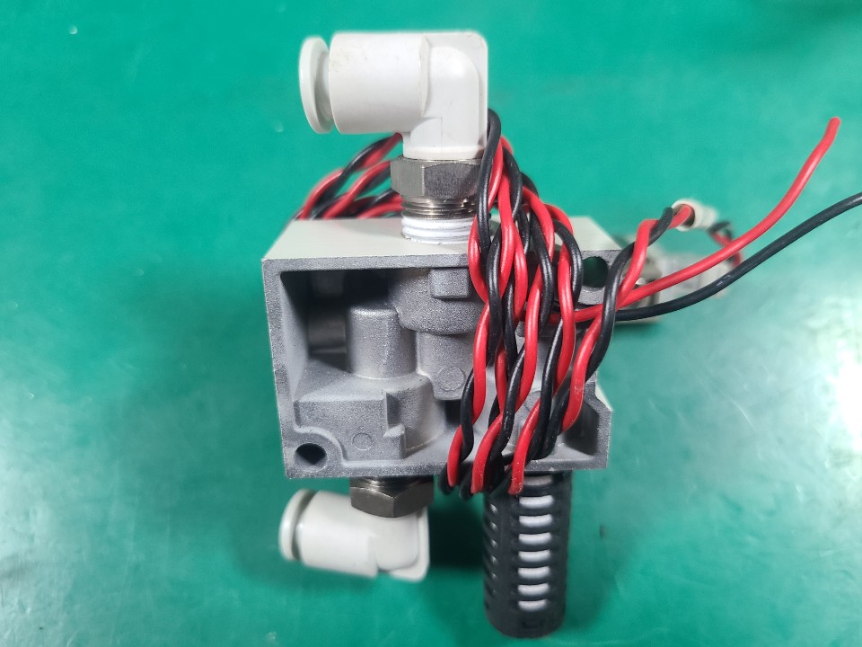 SMC SOLENOID VALVE SYJ714-5LZ-02 (중고) 솔레노이드 밸브