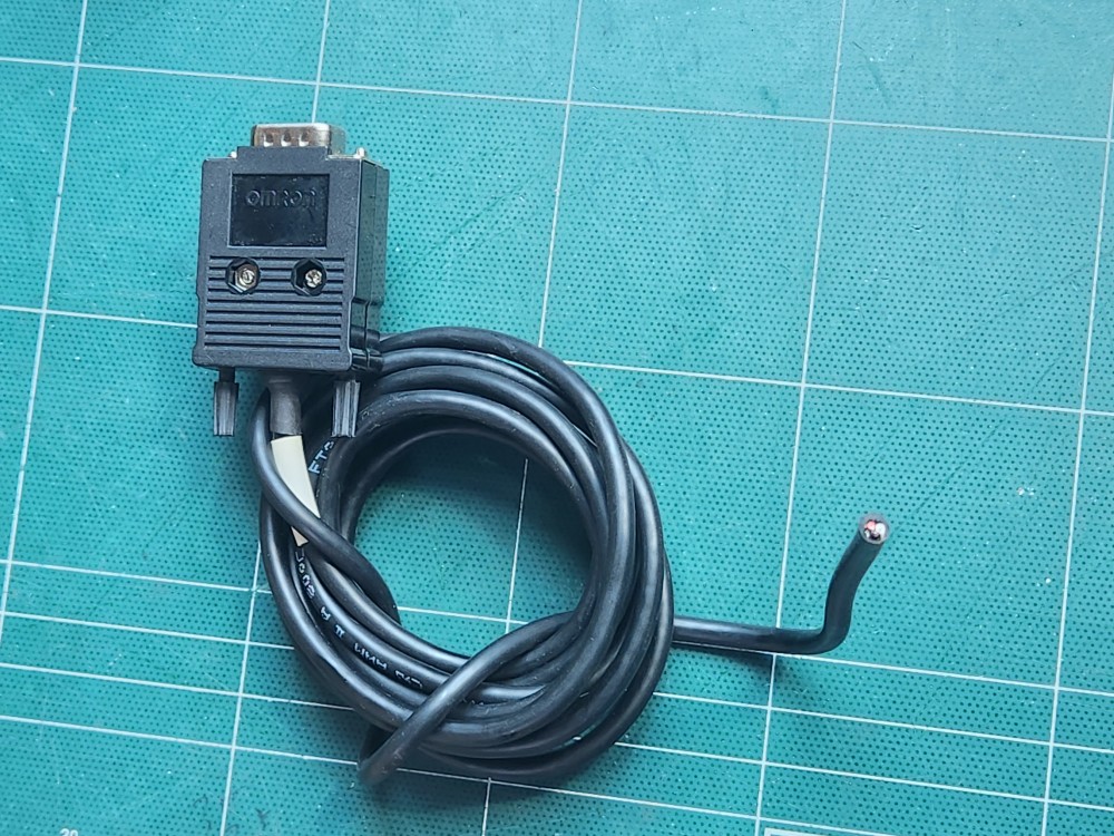OMRON TOUCH & PLC I/O CABLE XM2S-09 (중고)