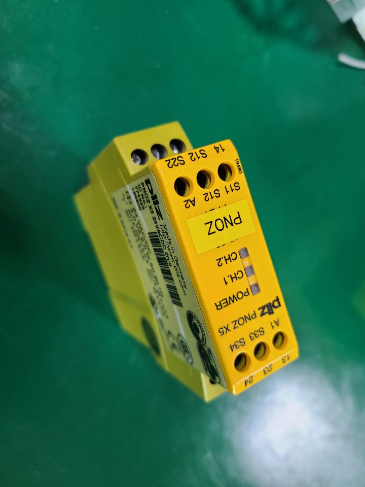 PILZ SAFETY DOOR CONTROLLER PNOZ X5 24VACDC 774325 (중고) 안전 릴레이