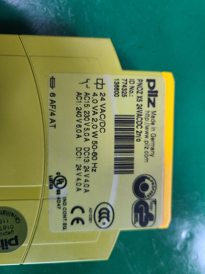 PILZ SAFETY DOOR CONTROLLER PNOZ X5 24VACDC 774325 (중고) 안전 릴레이