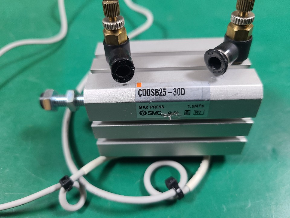 SMC AIR CYLINDER CDQSB25-30D (중고) 에어 실린더