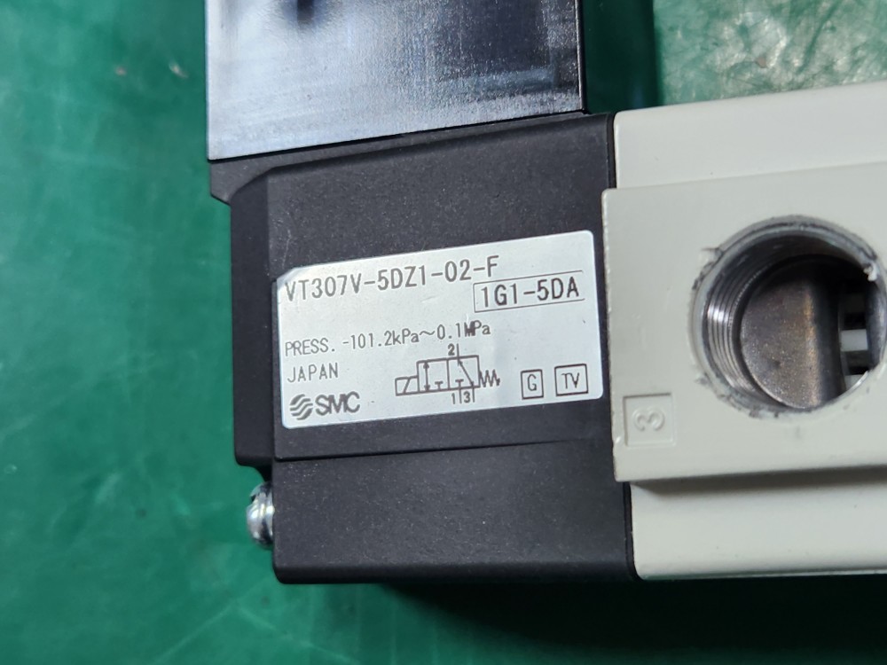 SMC 진공 고주파 전자기 밸브 VT307V-5DZ1-02-F (미사용중고)