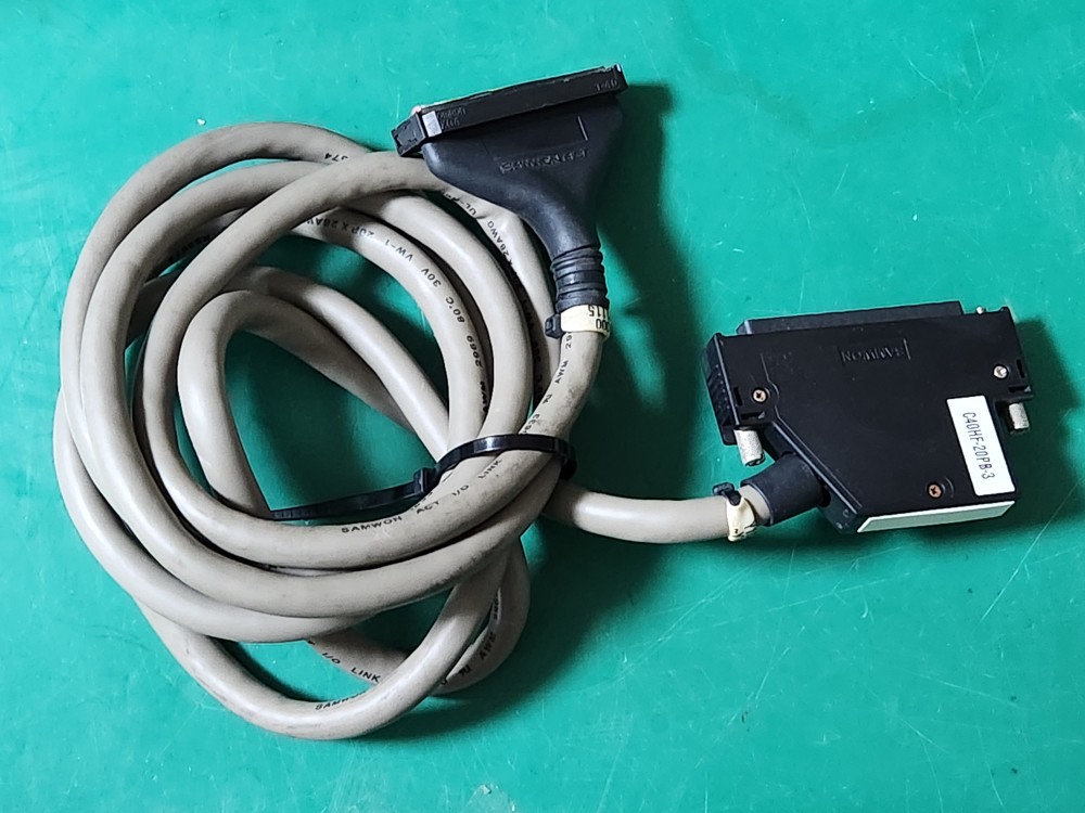 PLC I/O CABLE C40HF-20PB-3  아이오케이블 (중고)