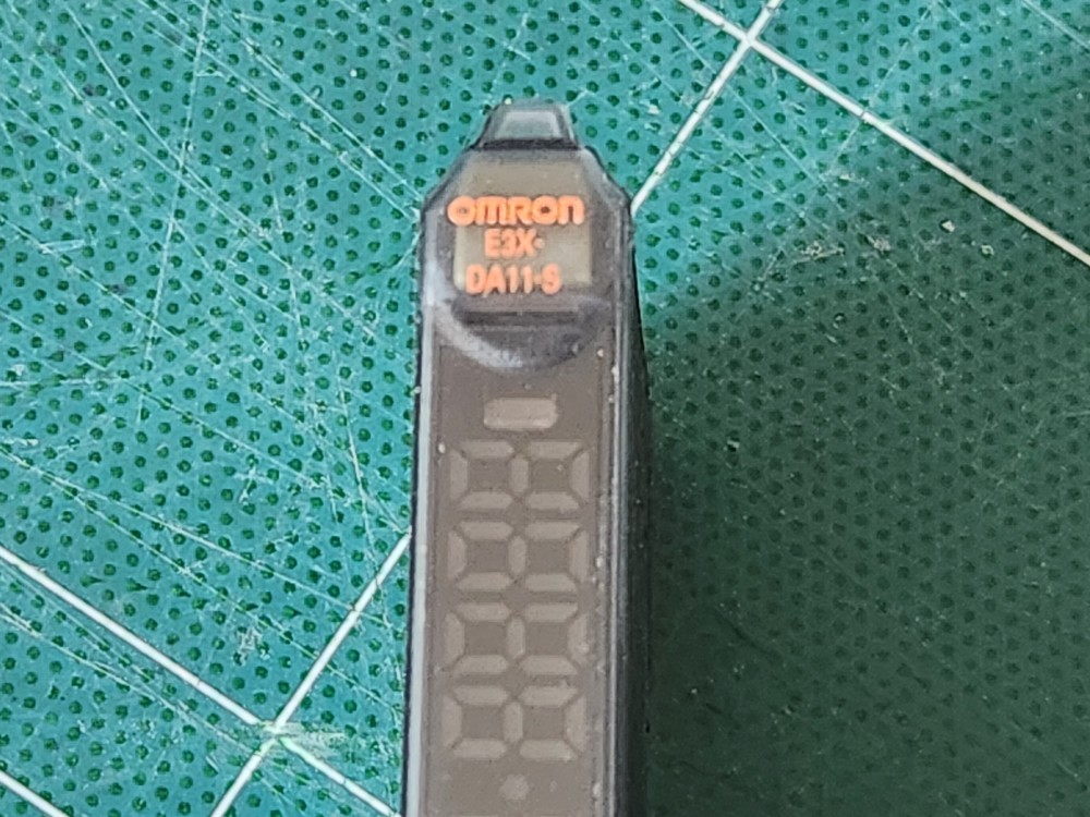 OMRON SENSOR E3X-DA11-S 오므론 센서 (중고)