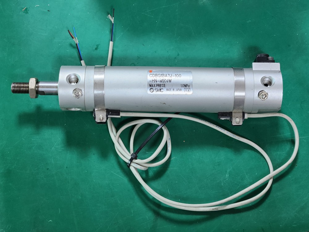 SMC CYLINDER CDBG1BA32-100-HN-M9NW 실린더 (중고)