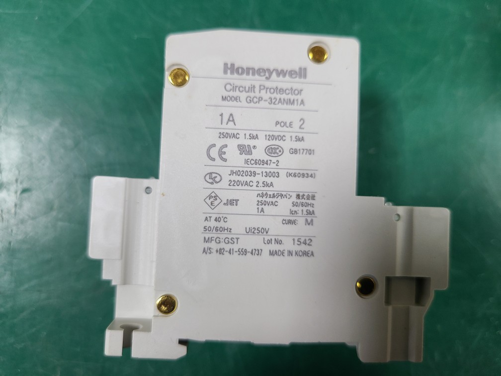 (A급-미사용품) HONEYWELL CIRCUIT PROTECTOR GCP-32ANM1A