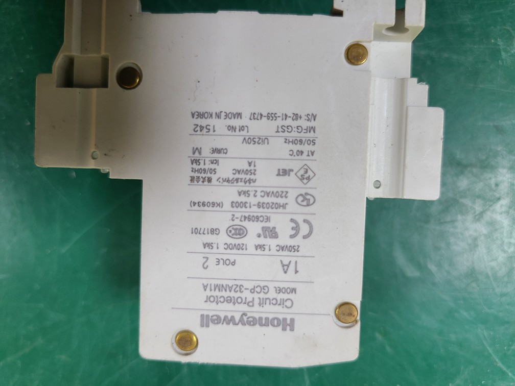 (A급-미사용품) HONEYWELL CIRCUIT PROTECTOR GCP-32ANM1A