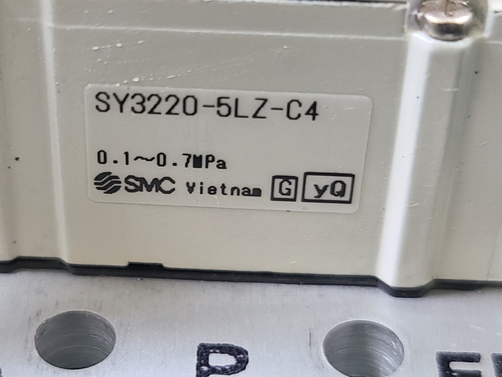 SMC SOLENOIDE VALVE SY3220-5LZ-C4 (3EA-중고) 솔레노이드밸브