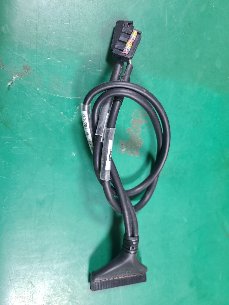 PLC I/O CABLE R40H/20HH-05S-XBM(중고) 피엘씨 아이오 케이블