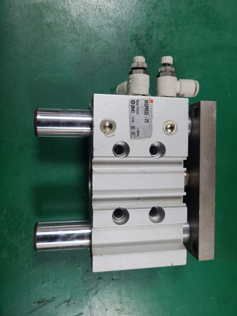 SMC GUIDE CYLINDER MGPM32-25(중고) 가이드실린더