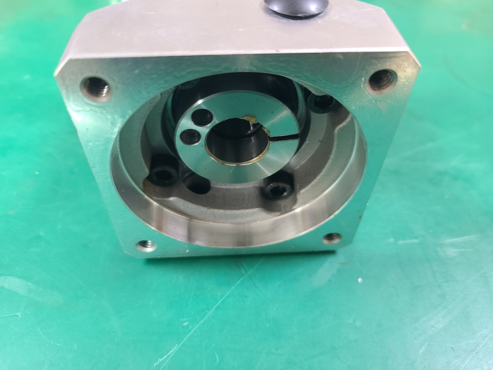 GEARBOX 80ZDF10-750T3 10:1 (중고) 감속기