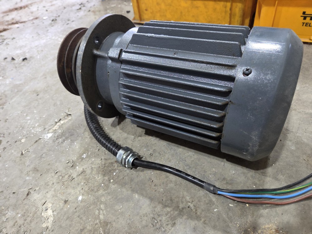 HIGEN 3 PHASE INDUCTION MOTOR KMI-02HT1F 1.5KW TEFC (중고)