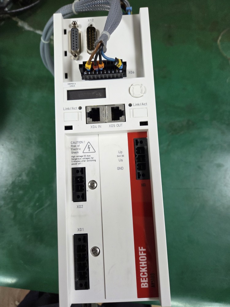 BECKHOFF Digital Compact Servo Drive AX5103-0000-0200 (중고)
