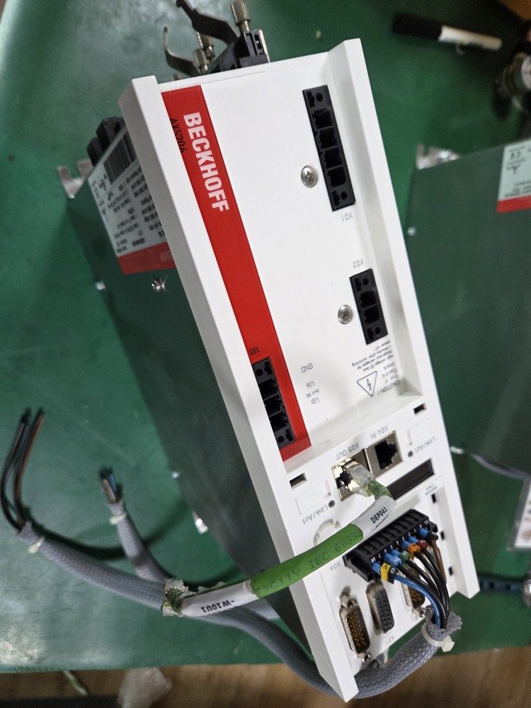 BECKHOFF Digital Compact Servo Drive AX5206-0000-0200 (중고)