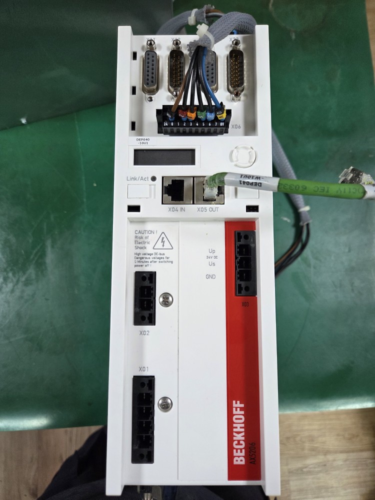 BECKHOFF Digital Compact Servo Drive AX5206-0000-0200 (중고)