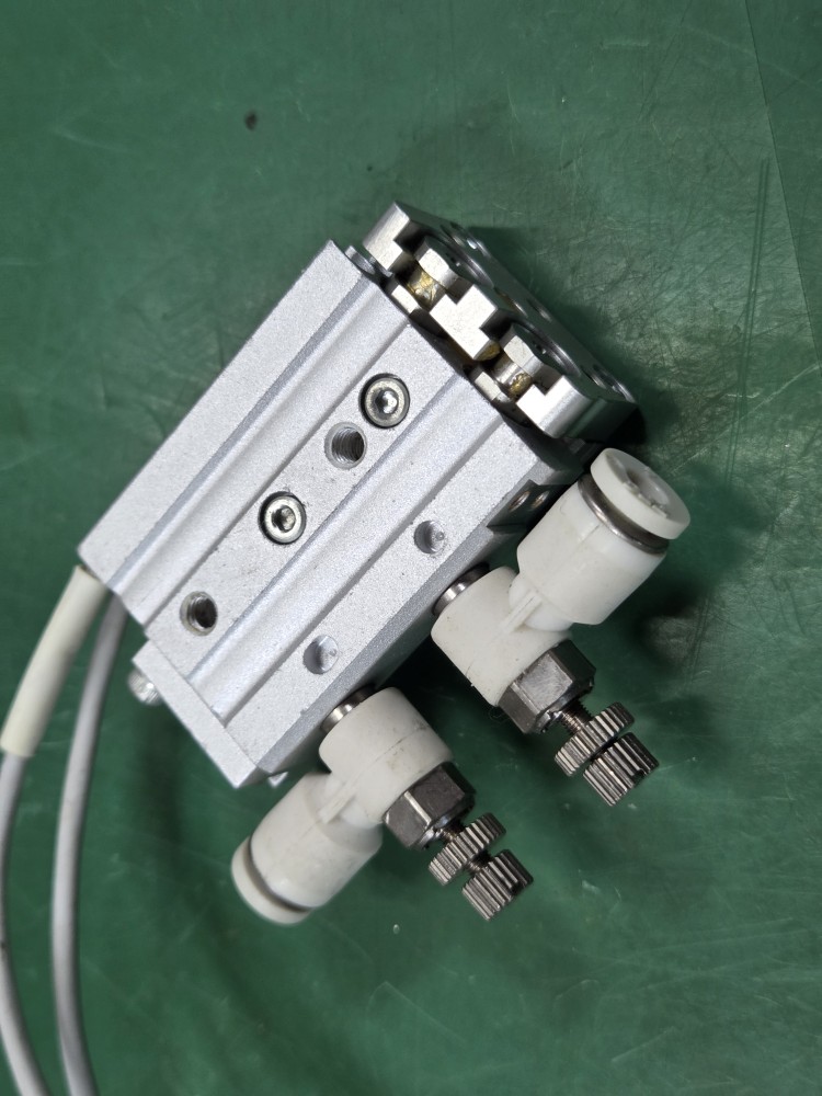 SMC SLIDE CYLINDER MXQ6L-10C (중고)