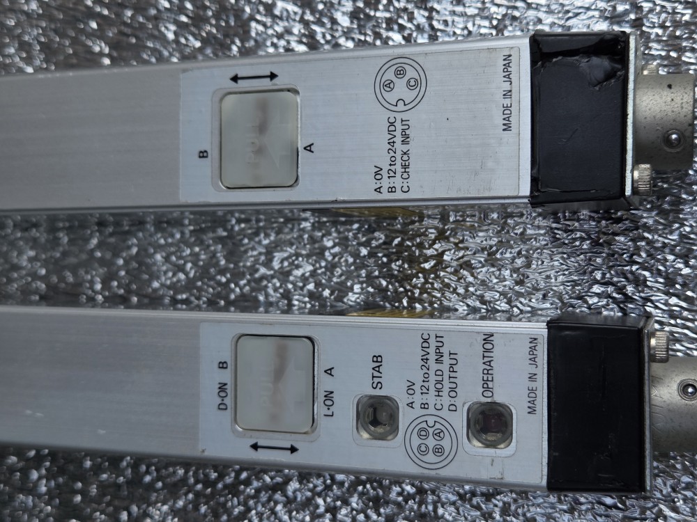 OMRON LINE SENSOR F3W-C204-D (중고) 오므론 에리어 센서