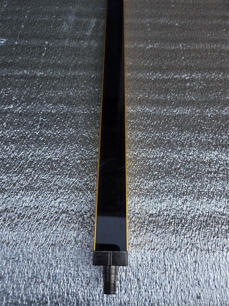OMRON SAFETY LIGHT CURTAIN F3SN-A0832P25SS-S-D (중고) 오므론 에리어센서