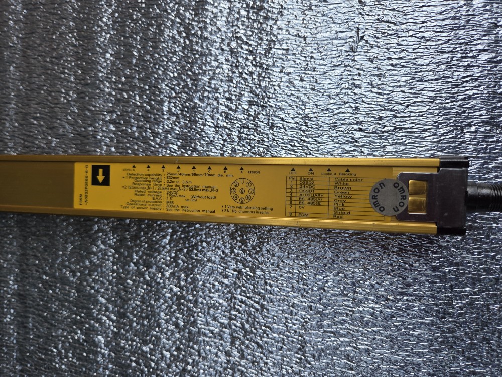 OMRON SAFETY LIGHT CURTAIN F3SN-A0832P25SS-S-D (중고) 오므론 에리어센서
