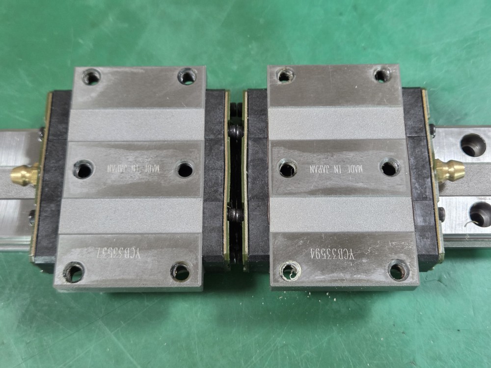 THK LM GUIDE HRW21+HRW21+RAIL 485L (중고)