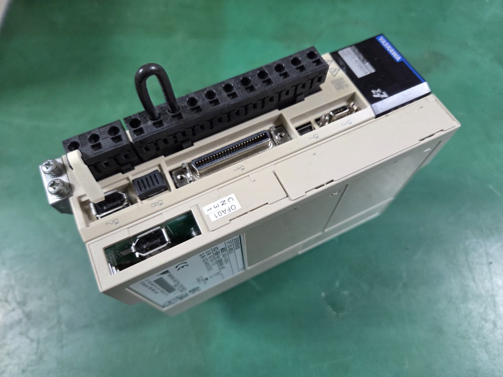 YASKAWA SERVOPACK SGD7S-R70A00A002 + SGDV-OFA01A (중고)