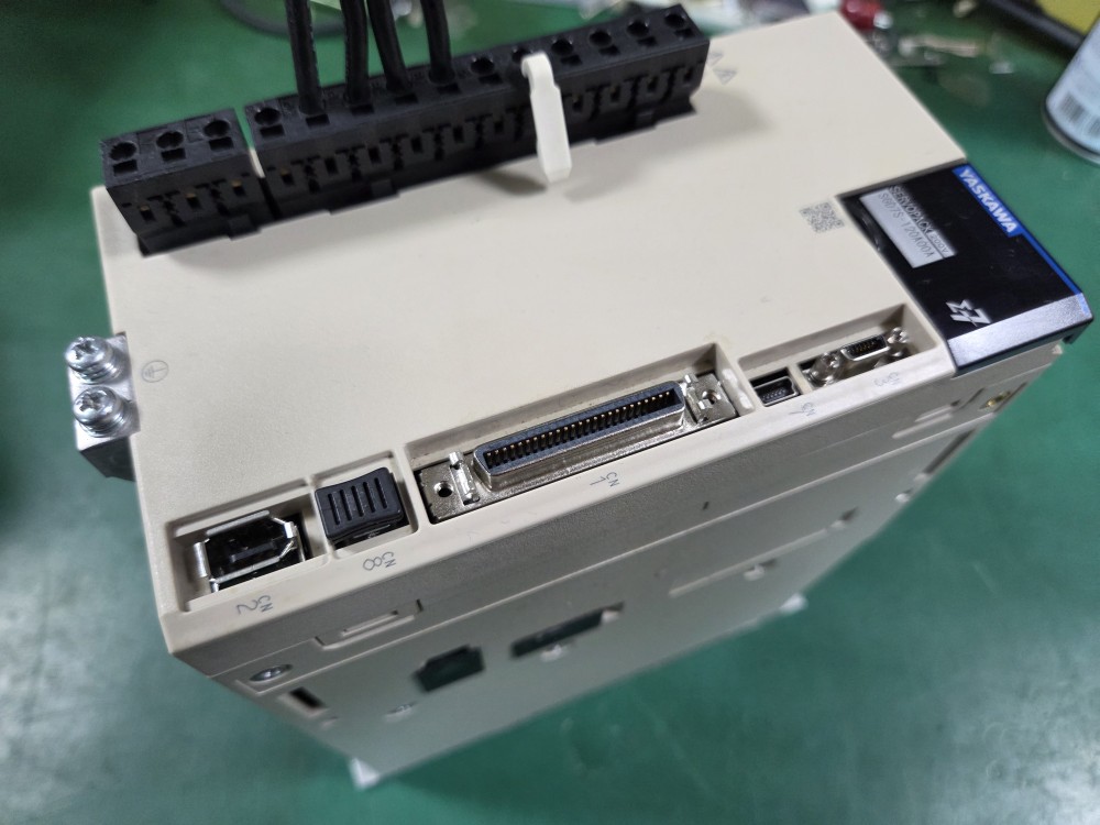 YASKAWA SERVOPACK SGD7S-120A00A (중고) 야스까와 서보팩