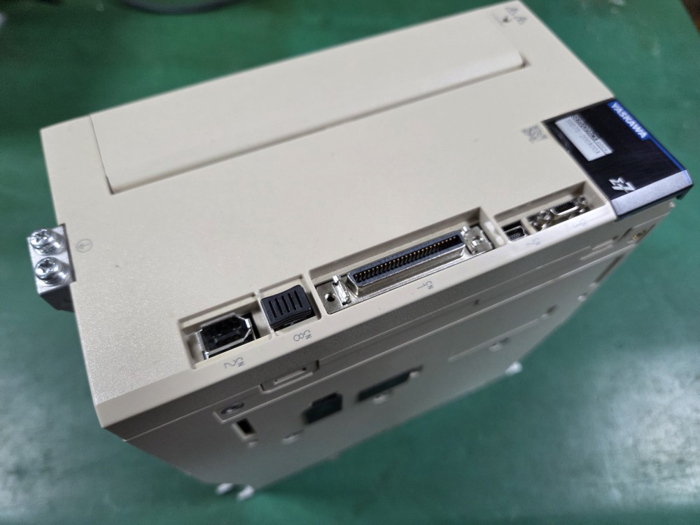 YASKAWA SERVOPACK SGD7S-200A00A (중고) 야스까와 서보팩