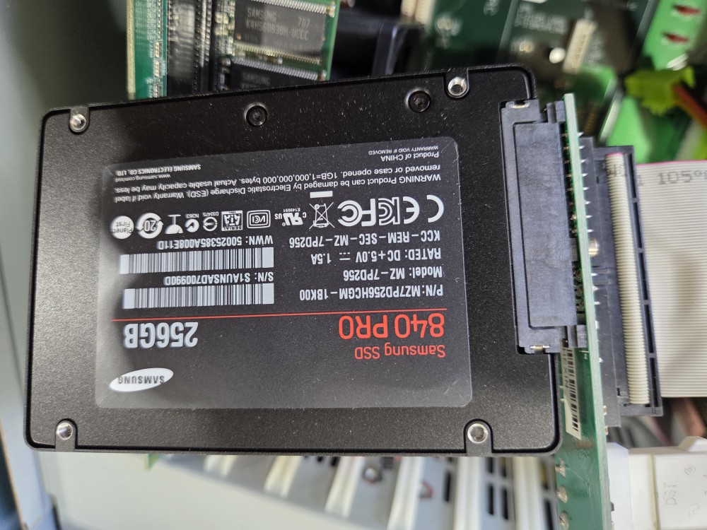 산업용 PC AXIOMTEK AX6069WB-RC8-S (중고)