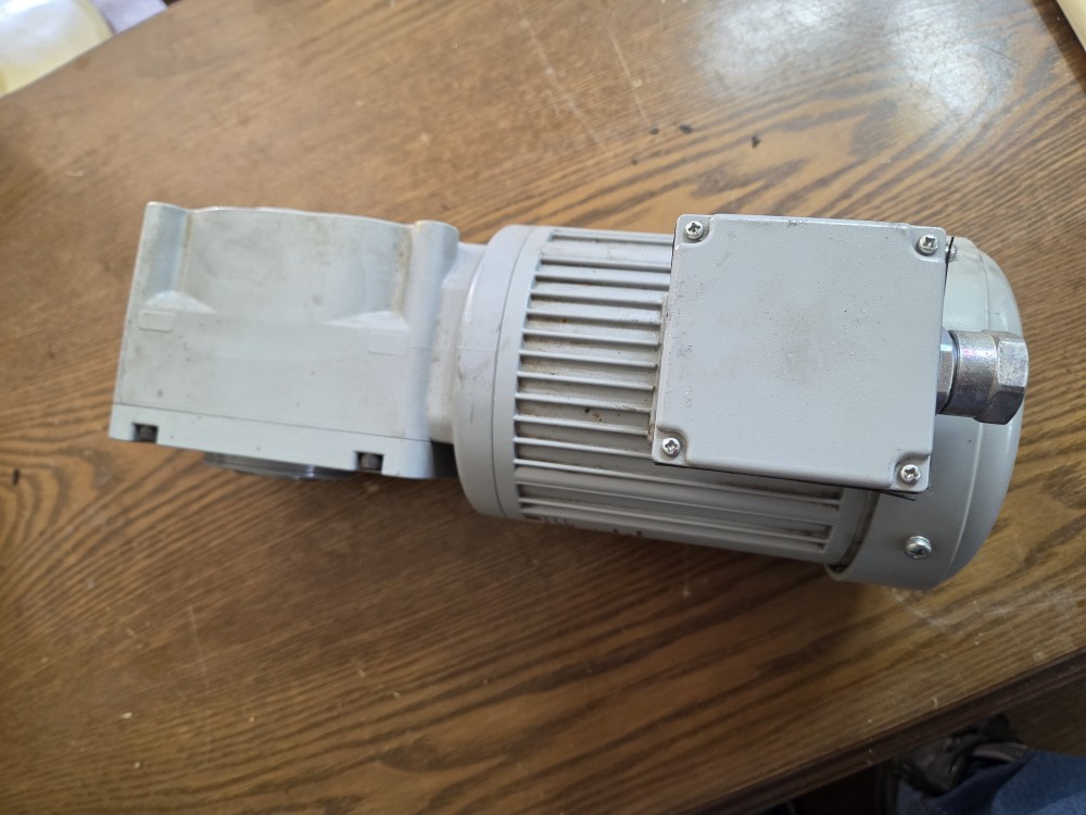 NISSEI 3-PHASE INDUCTION MOTOR F3SM-25-25-T040WA (중고) 닛세이 인덕션모타