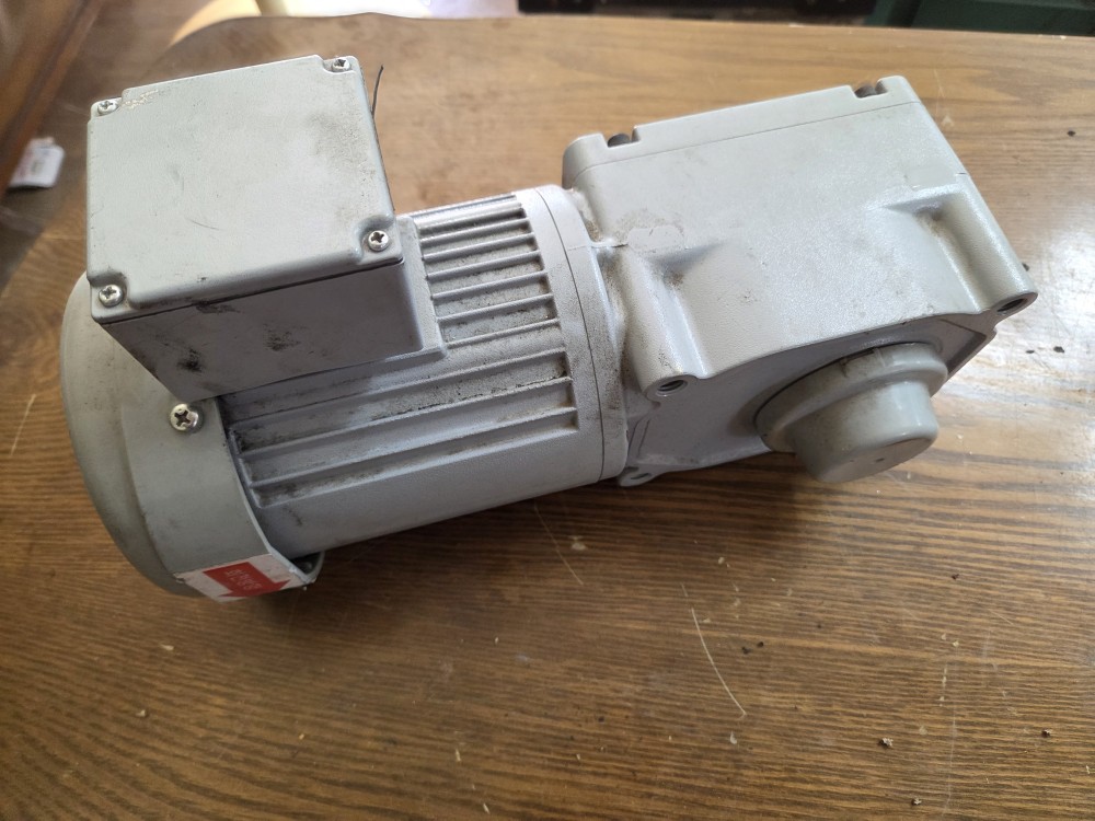 NISSEI 3-PHASE INDUCTION MOTOR F3SM-25-25-T020WA (중고) 닛세이 인덕션모타