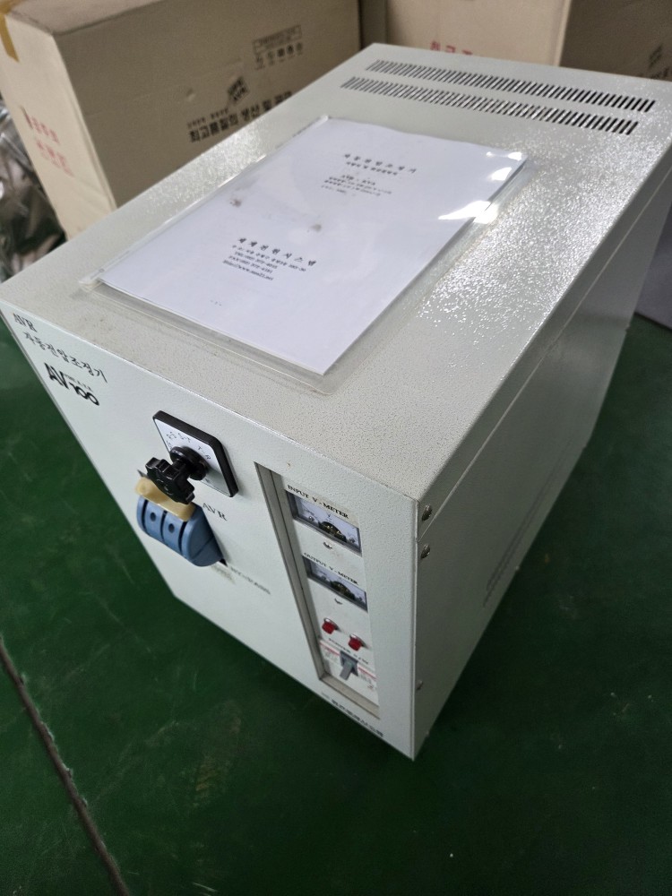 자동전압조정기 WEA-522 5KVA (중고)