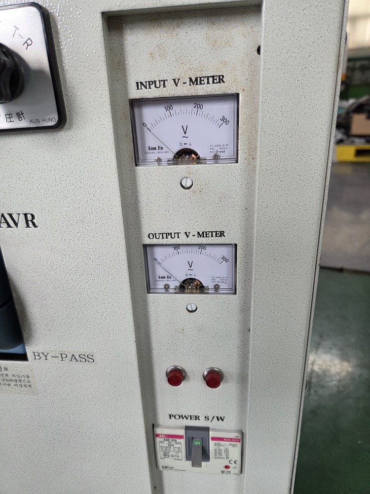 자동전압조정기 WEA-522 5KVA (중고)