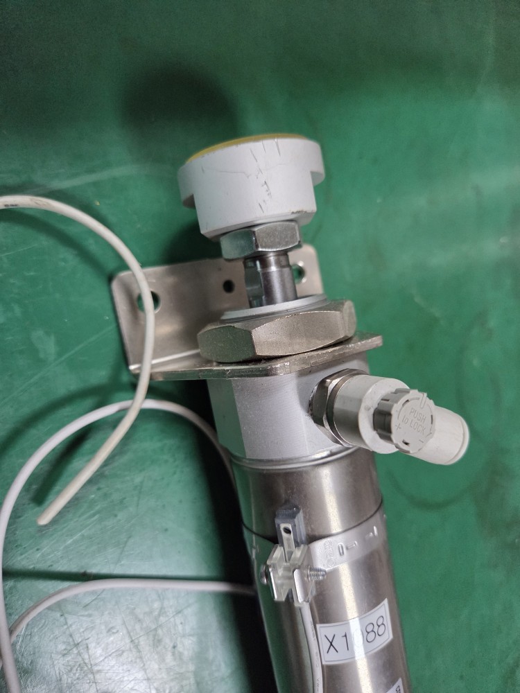 SMC CYLINDER CDM2B40-150Z (중고)
