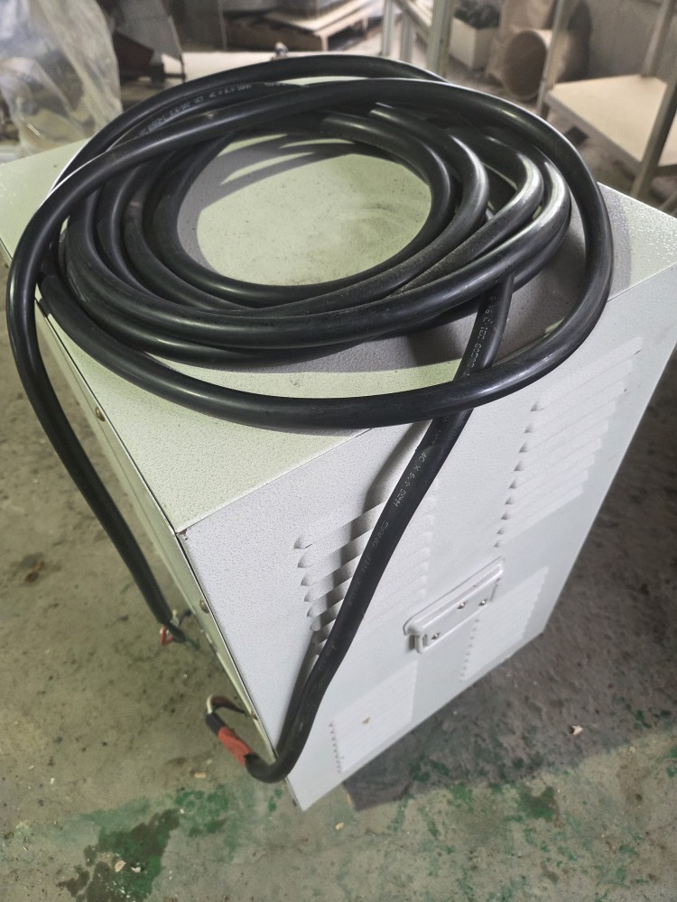 파워일렉트릭 전압조정기 3상 10KVA (중고)
